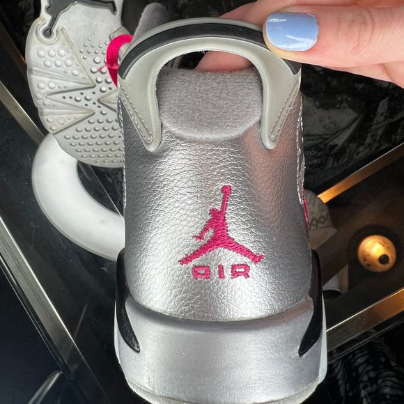 Jordan 2012 Valentines Day 6s Size 6 - Picture 2 of 10